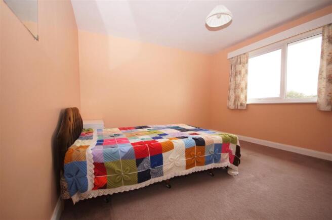 Bed2.jpg