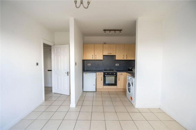 Living/Kitchen (2)