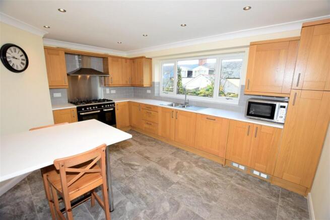 Kitchen/ Breakfast Room