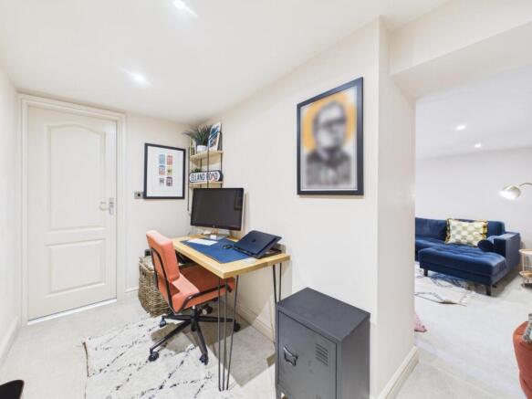 3 bed Terraced for sale Image 9