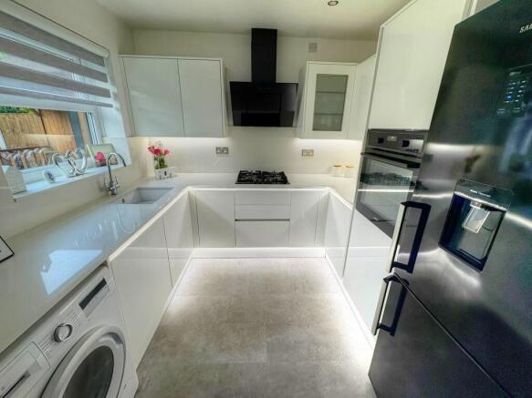 IMG-20251020-WA00...