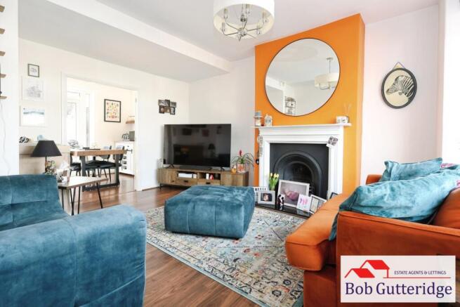BAY FRONTED LOUNGE