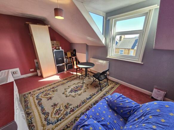 4 bed Semi-Detached for sale Image 10
