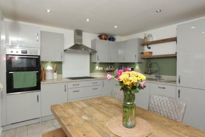 4 bed Detached for sale Image 5