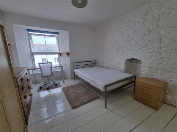 BEDROOM 3.jpg