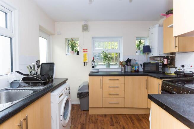 25 Hythe Road Kitchen