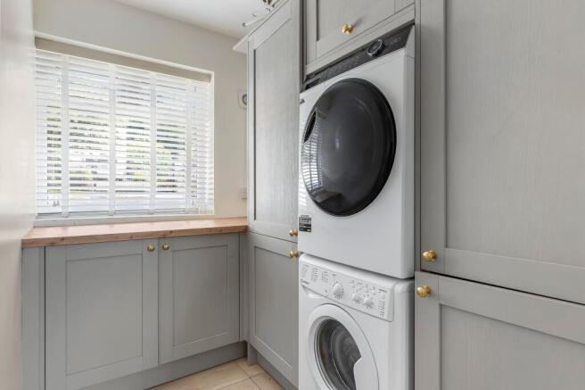 4 bed Semi-Detached for sale Image 10