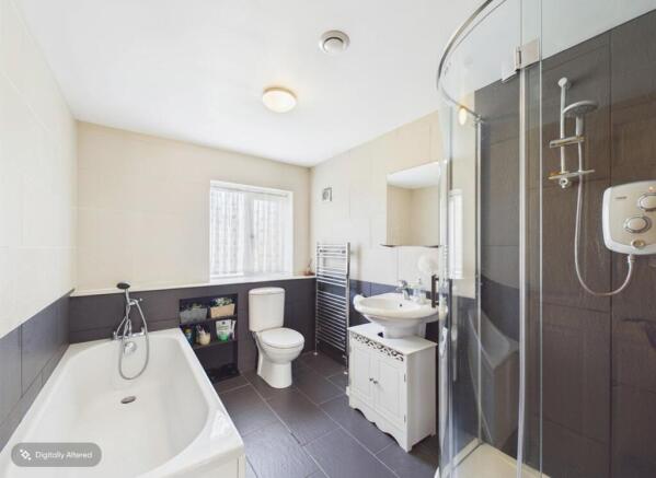 4 bed Semi-Detached for sale Image 9