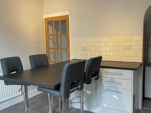 3 bed Not Specified to rent Image 12