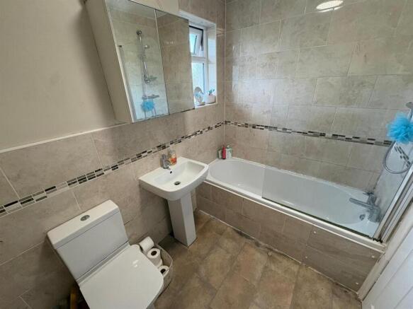 3 bed Town House for sale Image 11