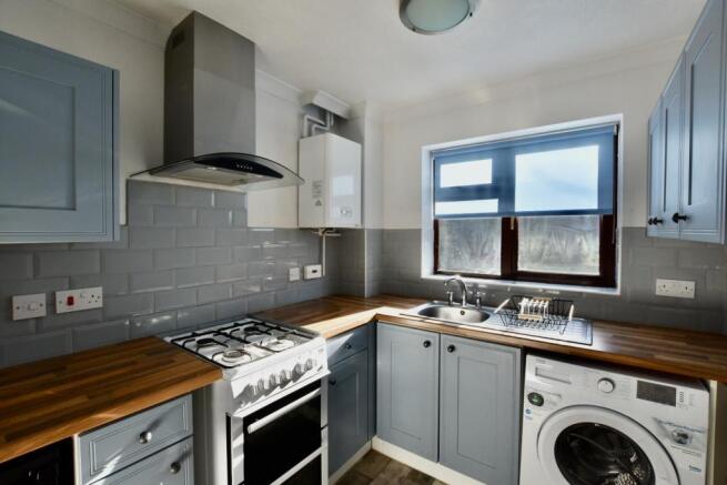 Kitchen (2).jpg