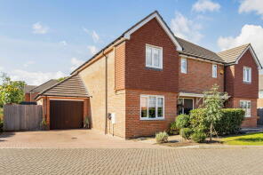 20, River Walk, Leatherhead KT22 9FF