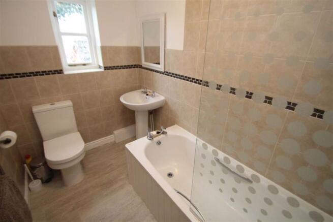 FAMILY BATHROOM