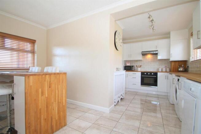 Kitchen/Breakfast Ro