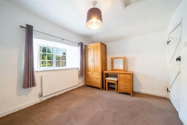 Bedroom 1.jpg