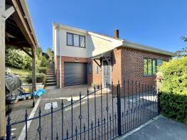 Chestnut Way, Valley Road, Worrall Hill GL17 9QH