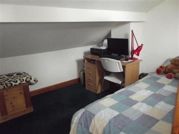 BEDROOM 2