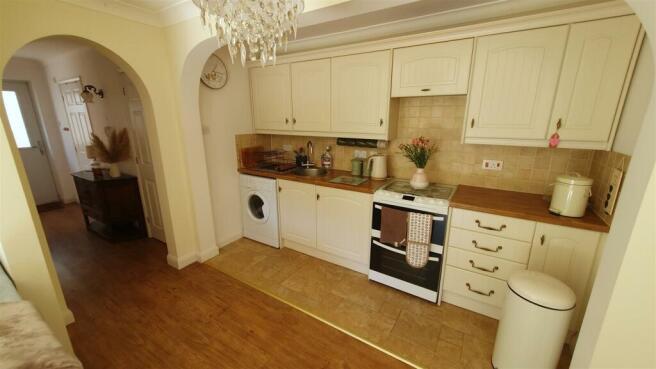 7. Annexe kitchen.jpg