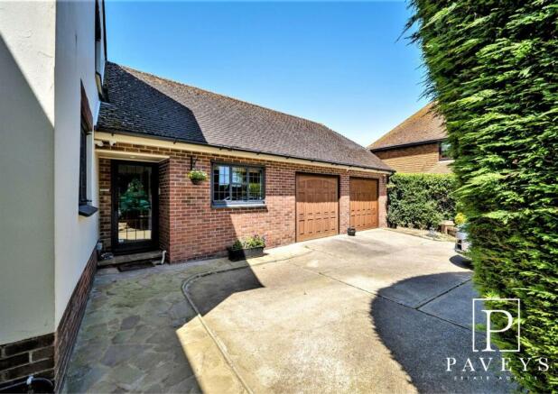 INTEGRAL DOUBLE GARAGE