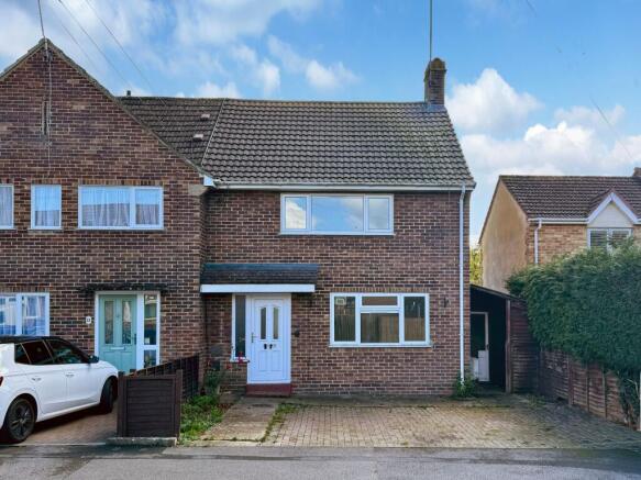 2-bed terraced on Bennett Road, Faringdon, SN7, £230,000