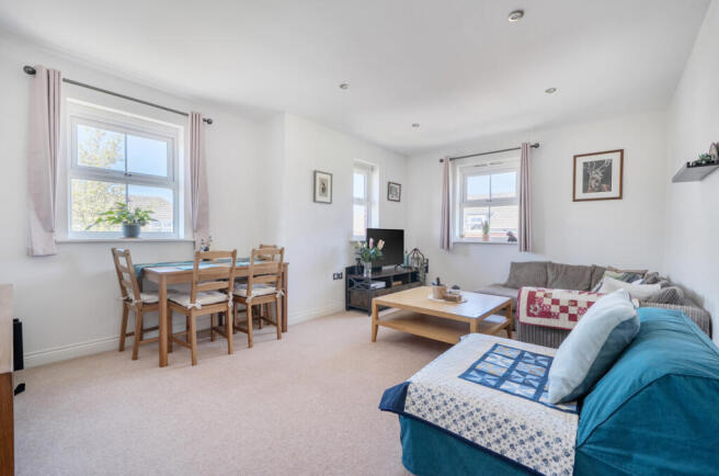 1438051-15-69d4f4...