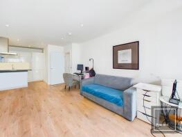 303, 12 Waterman House, Forrester Way, Stratford, London E15 1GL