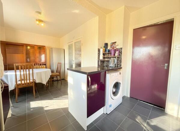 3 bed Semi-Detached for sale Image 5