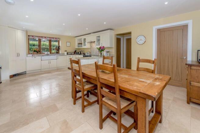 Kitchen/breakf...