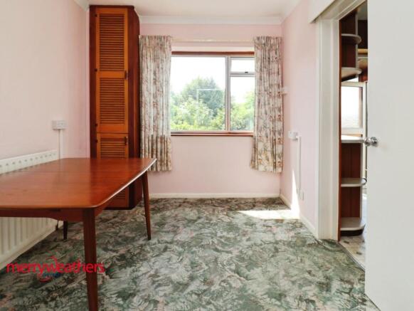 3 bed Semi-Detached for sale Image 4