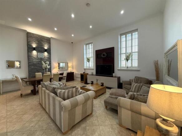 Open Plan Kitchen/Dining Lounge