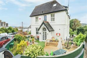 Flat 2, Trevine House, Bay View Villas, Penzance TR18 4HU