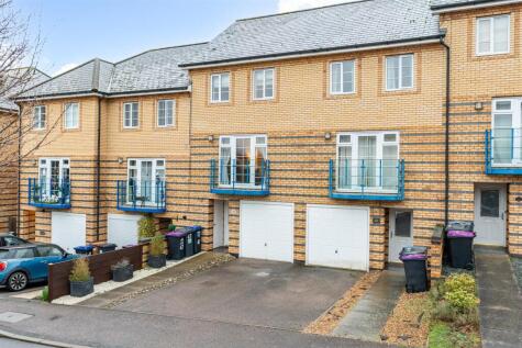 Newland Gardens, Hertford