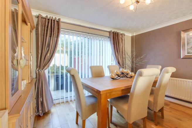 Lounge/Dining Room