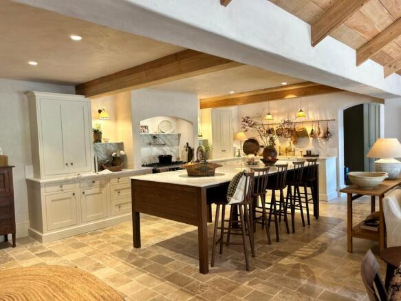 Kitchen/B'fast Area
