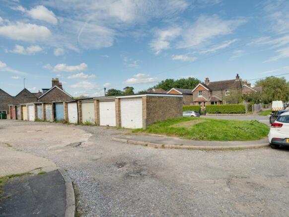 Lock-Up Garage with Ground to the side (view b)