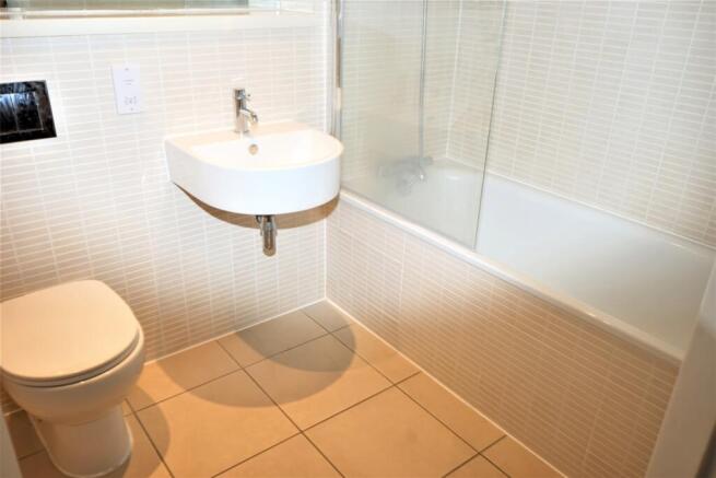 2 bed Flat to rent Image 4