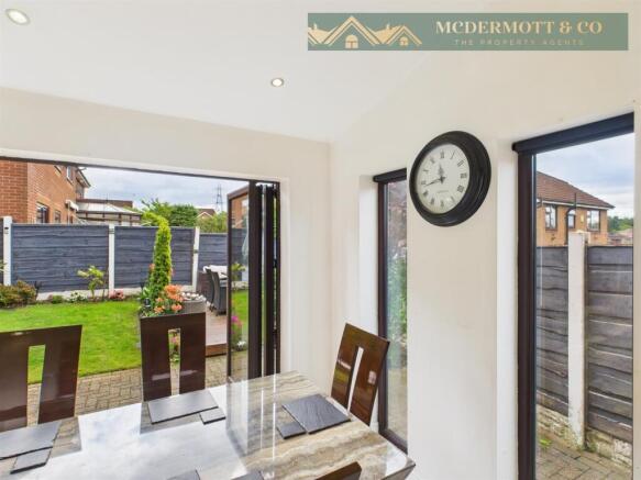 4 bed Detached for sale Image 10