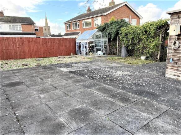 Side Garden / Parking