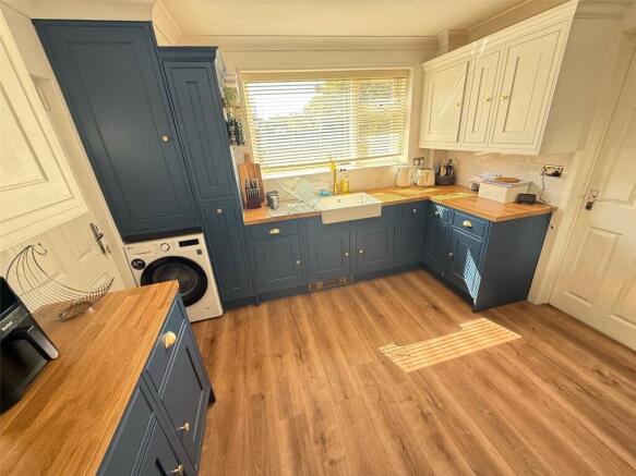 Alexandra Close, Framwellgate Moor, Durham, DH1 photo 4