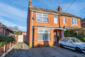 18 Sandrock, The Avenue, Felixstowe IP11 0TT