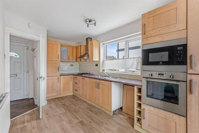 3 bed Semi-Detached for sale Image 4