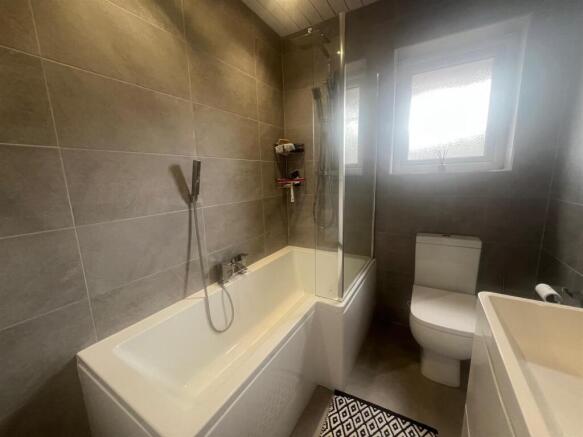 Holgate bathroom2.jpg