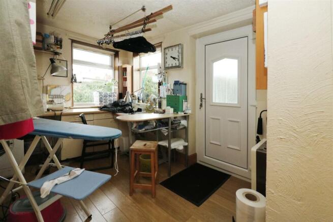 WORK ROOM/UTILITY