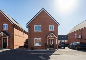 37, Warwick Way, Southampton SO31 8NE