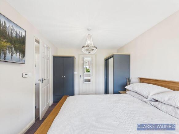3 bed Detached for sale Image 8