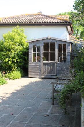 Photo 10