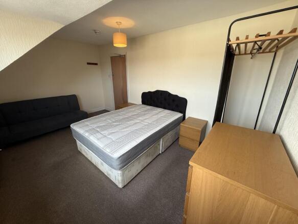 1 bed House Share to rent Image 6