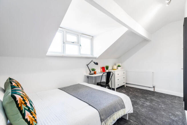 6 bed House to rent Image 6