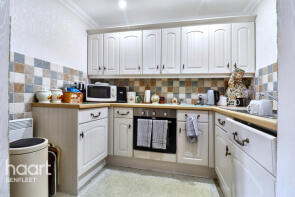Flat 7, 192 The Fairways, High Road, South Benfleet, Benfleet SS7 5LB