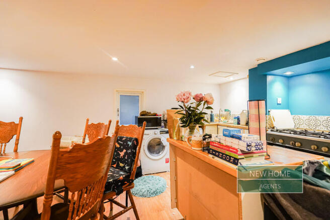 3 bed Terraced for sale Image 8